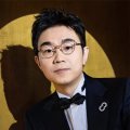 熬夜的职员们