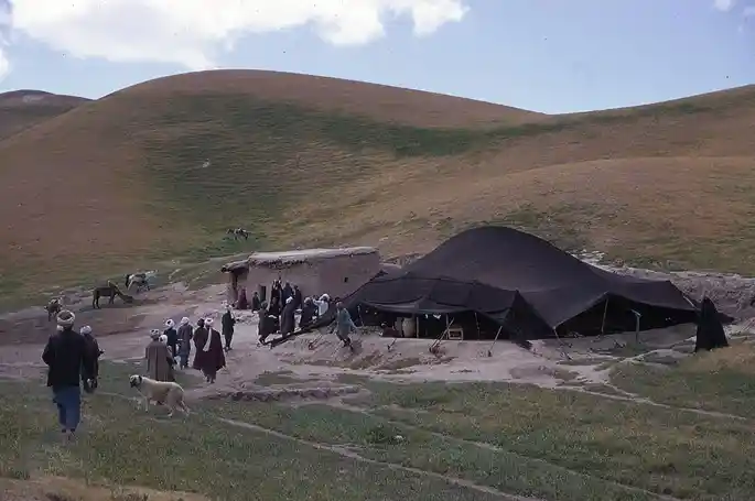 کابل: مہاجرین میں 14ہزارایکڑ زمین کی تقسیم، چین کی مختلف شعبوں میں تعاون کی پیشکش 1 Afghanistan 3