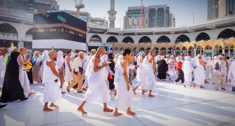 عمرہ زائرین کے لیےصحت کے اصول و ضوابط جاری 1 over 9 million pilgrims perform umrah since start of ramadan 800x429 1