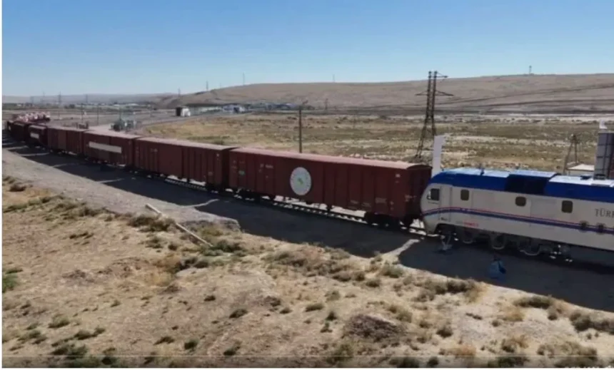 کابل: ریلویز کی نمایاں کارکردگی، 4 ماہ کے دوران 3 لاکھ میٹرک ٹن سے زائد سامان کی ترسیل 1 Afghan