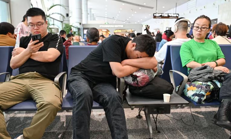 چین: طوفانی ہواوں کاخطرہ، اورنج الرٹ جاری، لوگوں کوگھروں سے نہ نکلنے کی ہدایت، 3200 فلائٹس منسوخ 3 Flights